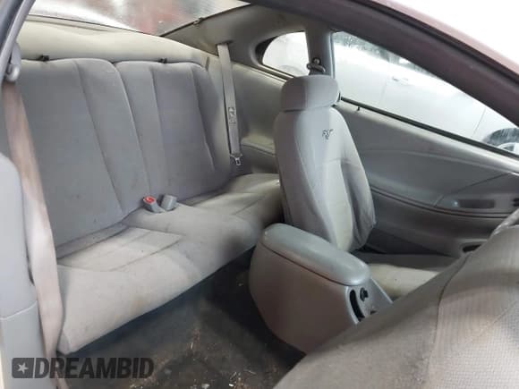 ✅ 1999 Ford Mustang • VIN: 1FAFP4048XF118956 • Lot: 43219945. Wystawiony na IAAI z przebiegiem 121 741 mil. Bezpłatny archiwum sprzedaży aukcyjnych z USA i szczegółowy raport historii pojazdu na DreamBid. Zdjęcie 8.