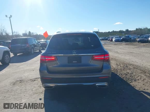✅ 2019 Mercedes-Benz GLC 300 • VIN: WDC0G4KB7KF569309 • Lot: 43786735. Wystawiony na IAAI z przebiegiem 175 695 mil. Bezpłatny archiwum sprzedaży aukcyjnych z USA i szczegółowy raport historii pojazdu na DreamBid. Zdjęcie 16.