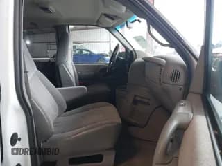 ✅ 2003 GMC Safari • VIN: 1GKDM19X13B501035 • Lot: 43775185. Wystawiony na IAAI z przebiegiem 135 778 mil. Bezpłatny archiwum sprzedaży aukcyjnych z USA i szczegółowy raport historii pojazdu na DreamBid. Zdjęcie 5.