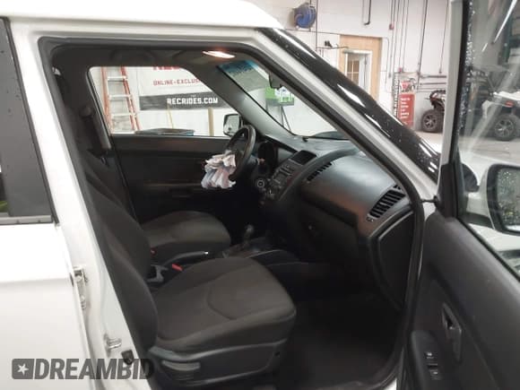 ✅ 2012 Kia Soul • VIN: KNDJT2A59C7384521 • Lot: 43414402. Wystawiony na IAAI z przebiegiem 111 752 mil. Bezpłatny archiwum sprzedaży aukcyjnych z USA i szczegółowy raport historii pojazdu na DreamBid. Zdjęcie 5.