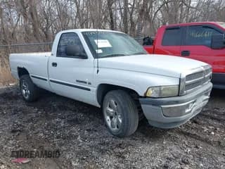 ✅ 1998 Dodge 1500 • VIN: 1B7HC16Y5WS670248 • Lot: 41743190. Wystawiony na IAAI z przebiegiem 234 498 mil. Bezpłatny archiwum sprzedaży aukcyjnych z USA i szczegółowy raport historii pojazdu na DreamBid. Zdjęcie 1.