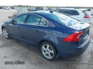✅ 2012 Volvo S60 T5 • VIN: YV1622FS1C2057349 • Lot: 43264522. Wystawiony na IAAI z przebiegiem 175 187 mil. Bezpłatny archiwum sprzedaży aukcyjnych z USA i szczegółowy raport historii pojazdu na DreamBid. Zdjęcie 3.