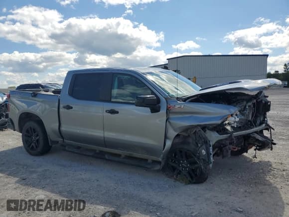 ✅ 2023 Chevrolet Silverado 1500 LT Trail Boss • VIN: 3GCUDFE86PG263591 • Lot: 70308915. Wystawiony na Copart z przebiegiem Nie podano. Bezpłatny archiwum sprzedaży aukcyjnych z USA i szczegółowy raport historii pojazdu na DreamBid. Zdjęcie 4.