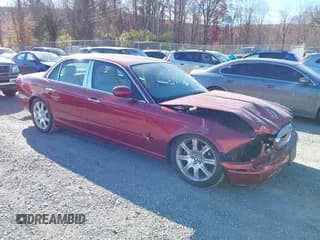 ✅ 2004 Jaguar XJ 8 • VIN: SAJWA71C64SG22478 • Lot: 43678488. Wystawiony na IAAI z przebiegiem 111 526 mil. Bezpłatny archiwum sprzedaży aukcyjnych z USA i szczegółowy raport historii pojazdu na DreamBid. Zdjęcie 1.