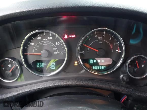 ✅ 2018 Jeep Wrangler Unlimited Sport S • VIN: 1C4BJWDG0JL847049 • Lot: 41218525. Wystawiony na IAAI z przebiegiem 90 588 mil. Bezpłatny archiwum sprzedaży aukcyjnych z USA i szczegółowy raport historii pojazdu na DreamBid. Zdjęcie 7.