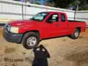 2005 Dodge Dakota ST z VIN 1D7HE22K75S247631, wystawiony jako Copart lot #75274584 z przebiegiem 217 695 mil mil oraz Szkoda całkowita • Salvage title. Historia ofert i sprzedaży dostępna na DreamBid. Obrazek 1.