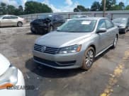 ✅ 2013 Volkswagen Passat S • VIN: 1VWAP7A36DC066412 • Lot: 42970388. Wystawiony na IAAI z przebiegiem 181 885 mil. Bezpłatny archiwum sprzedaży aukcyjnych z USA i szczegółowy raport historii pojazdu na DreamBid. Zdjęcie 2.