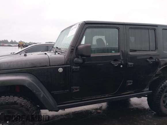 ✅ 2015 Jeep Wrangler Unlimited Sport • VIN: 1C4BJWDG6FL670739 • Lot: 42917710. Wystawiony na IAAI z przebiegiem 126 375 mil. Bezpłatny archiwum sprzedaży aukcyjnych z USA i szczegółowy raport historii pojazdu na DreamBid. Zdjęcie 14.