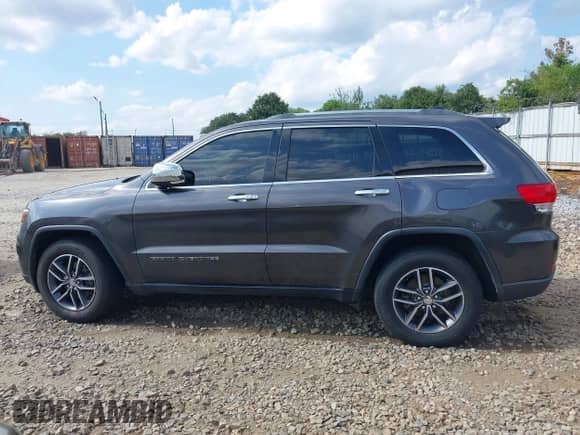 2018 Jeep Grand Cherokee Limited z VIN 1C4RJEBGXJC131268, wystawiony jako IAAI lot #43145810 z przebiegiem 163 332 mil mil oraz . Historia ofert i sprzedaży dostępna na DreamBid. Obrazek 14.