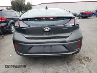2020 Hyundai Ioniq SE с VIN KMHC65LD8LU219367, выставлен на аукционе Copart как лот 71644894 с пробегом 32 860 миль миль и Списание • Salvage title. История ставок и продаж доступна на DreamBid. Изображение 6.