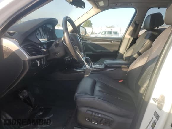 ✅ 2014 BMW X5 xDrive35d • VIN: 5UXKS4C53E0C07170 • Lot: 85189525. Listed on Copart with 159,893 mi. Free auction sales archive from the USA and detailed vehicle history report at DreamBid. Image 7.