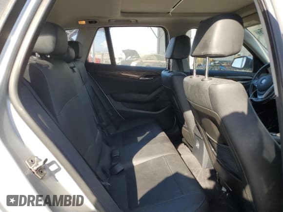 ✅ 2014 BMW X1 sDrive28i • VIN: WBAVM1C56EVW52698 • Lot: 81232165. Wystawiony na Copart z przebiegiem 131 999 mil. Bezpłatny archiwum sprzedaży aukcyjnych z USA i szczegółowy raport historii pojazdu na DreamBid. Zdjęcie 10.