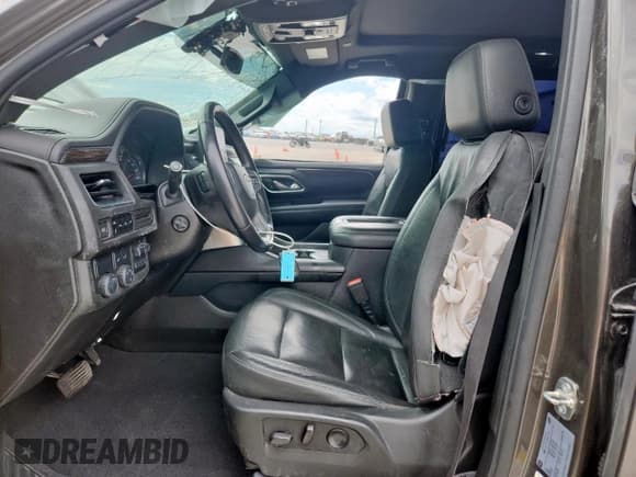 ✅ 2021 Chevrolet Suburban LT • VIN: 1GNSCCKD4MR174227 • Lot: 82164525. Listed on Copart with 99,717 mi. Free auction sales archive from the USA and detailed vehicle history report at DreamBid. Image 7.