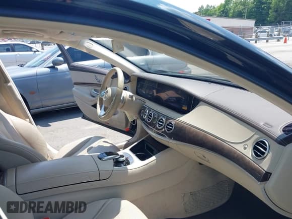 ✅ 2018 Mercedes-Benz S 450 • VIN: WDDUG6GB1JA364372 • Лот: 42405596. Опубликован ранее на IAAI с пробегом 72 120 миль. Бесплатный доступ к архиву аукционных продаж из США и подробный отчёт об истории автомобиля на DreamBid. Изображение 5.