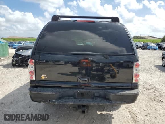 ✅ 2003 Chevrolet Suburban Z71 • VIN: 3GNFK16Z53G187310 • Лот: 51838245. Опубликован ранее на Copart с пробегом 278 585 миль. Бесплатный доступ к архиву аукционных продаж из США и подробный отчёт об истории автомобиля на DreamBid. Изображение 6.