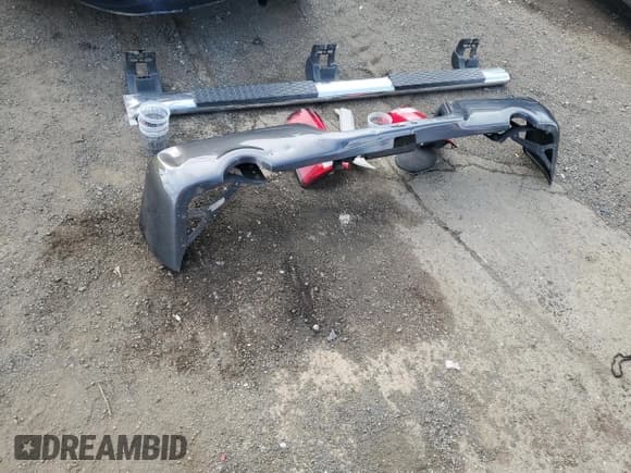 ✅ 2015 Ram 1500 Express • VIN: 1C6RR7KT2FS659571 • Lot: 93251995. Wystawiony na Copart z przebiegiem 132 470 mil. Bezpłatny archiwum sprzedaży aukcyjnych z USA i szczegółowy raport historii pojazdu na DreamBid. Zdjęcie 12.