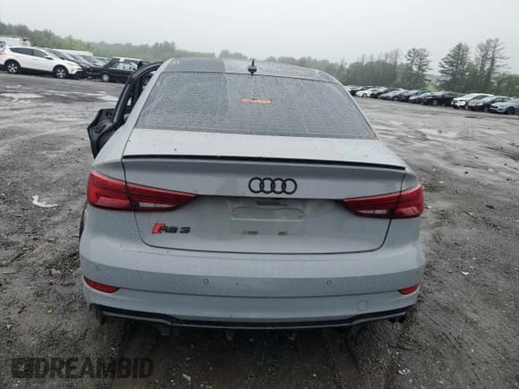 ✅ 2018 Audi RS 3 • VIN: WUABWGFF8J1904172 • Лот: 57705255. Опубликован ранее на Copart с пробегом Не указан. Бесплатный доступ к архиву аукционных продаж из США и подробный отчёт об истории автомобиля на DreamBid. Изображение 6.