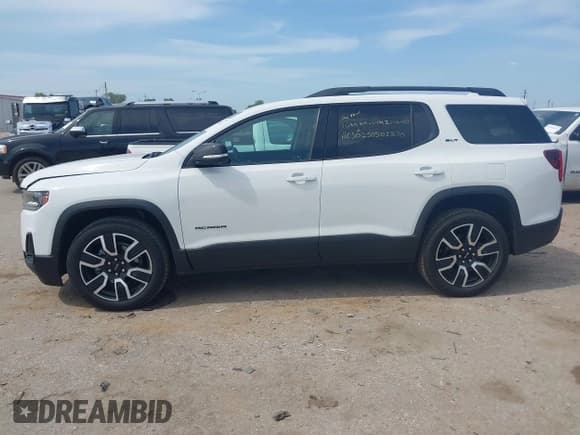 ✅ 2021 GMC Acadia SLT • VIN: 1GKKNMLS4MZ211240 • Lot: 42266020. Wystawiony na IAAI z przebiegiem 31 982 mil. Bezpłatny archiwum sprzedaży aukcyjnych z USA i szczegółowy raport historii pojazdu na DreamBid. Zdjęcie 14.