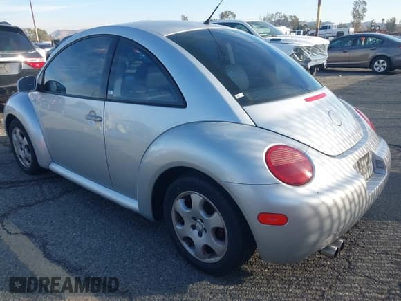 ✅ 2003 Volkswagen Beetle GLS • VIN: 3VWCK21C53M418371 • Лот: 41479358. Опубликован ранее на IAAI с пробегом 148 867 миль. Бесплатный доступ к архиву аукционных продаж из США и подробный отчёт об истории автомобиля на DreamBid. Изображение 3.