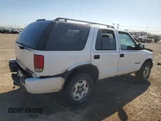 ✅ 2002 Chevrolet Blazer LS • VIN: 1GNDT13W12K222477 • Lot: 56158525. Wystawiony na Copart z przebiegiem Nie podano. Bezpłatny archiwum sprzedaży aukcyjnych z USA i szczegółowy raport historii pojazdu na DreamBid. Zdjęcie 3.