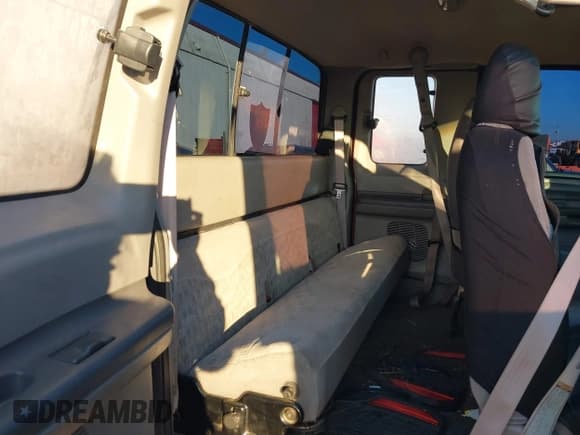 ✅ 1999 Ford F-250 XL • VIN: 1FTNX20F7XED85457 • Lot: 40805094. Listed on IAAI with 274,612 mi. Free auction sales archive from the USA and detailed vehicle history report at DreamBid. Image 8.