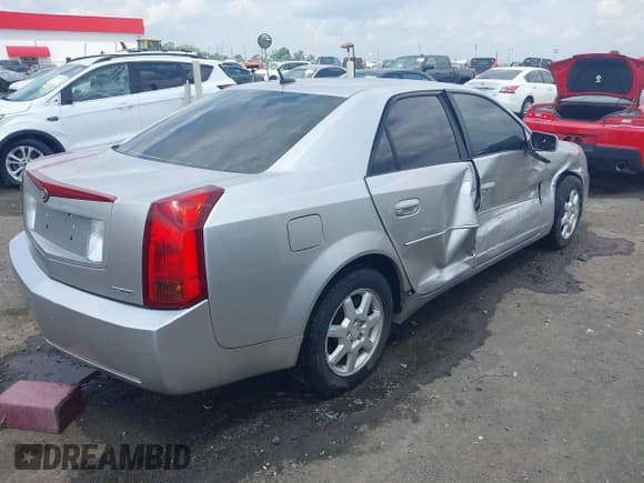 ✅ 2006 Cadillac CTS • VIN: 1G6DM57T560198931 • Lot: 42424562. Wystawiony na IAAI z przebiegiem 170 807 mil. Bezpłatny archiwum sprzedaży aukcyjnych z USA i szczegółowy raport historii pojazdu na DreamBid. Zdjęcie 4.