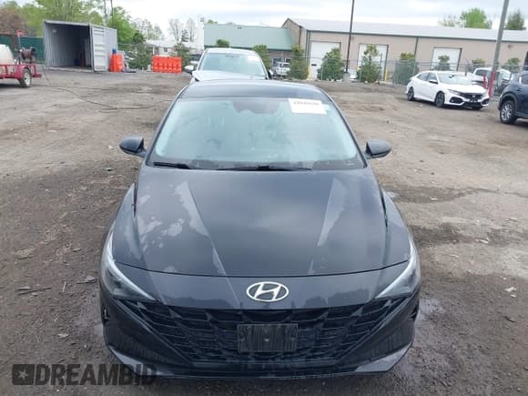 ✅ 2021 Hyundai Elantra SE • VIN: KMHLL4AGXMU105372 • Lot: 42045638. Listed on IAAI with 60,334 mi. Free auction sales archive from the USA and detailed vehicle history report at DreamBid. Image 6.