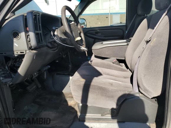 ✅ 2005 Chevrolet Silverado 2500HD Work Truck • VIN: 1GCHK24U15E195753 • Лот: 61837505. Опубликован ранее на Copart с пробегом 176 568 миль. Бесплатный доступ к архиву аукционных продаж из США и подробный отчёт об истории автомобиля на DreamBid. Изображение 7.