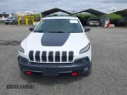 ✅ 2017 Jeep Cherokee Trailhawk L Plus • VIN: 1C4PJMBS2HD218558 • Lot: 42239283. Wystawiony na IAAI z przebiegiem 147 838 mil. Bezpłatny archiwum sprzedaży aukcyjnych z USA i szczegółowy raport historii pojazdu na DreamBid. Zdjęcie 12.