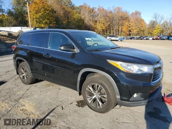 ✅ 2016 Toyota Highlander XLE • VIN: 5TDJKRFH9GS504134 • Lot: 90221215. Wystawiony na Copart z przebiegiem 79 181 mil. Bezpłatny archiwum sprzedaży aukcyjnych z USA i szczegółowy raport historii pojazdu na DreamBid. Zdjęcie 4.
