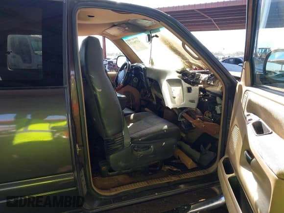 ✅ 1997 Dodge 1500 • VIN: 3B7HF13ZXVG701469 • Lot: 43796571. Wystawiony na IAAI z przebiegiem 259 541 mil. Bezpłatny archiwum sprzedaży aukcyjnych z USA i szczegółowy raport historii pojazdu na DreamBid. Zdjęcie 5.