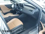 ✅ 2022 Lexus ES 350 • VIN: 58ACZ1B13NU120491 • Лот: 42287220. Опубликован ранее на IAAI с пробегом 19 125 миль. Бесплатный доступ к архиву аукционных продаж из США и подробный отчёт об истории автомобиля на DreamBid. Изображение 5.