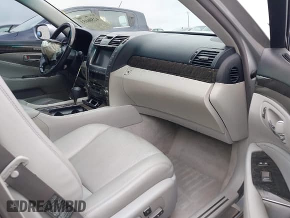 ✅ 2008 Lexus LS 460 L • VIN: JTHGL46F285031613 • Lot: 42506053. Wystawiony na IAAI z przebiegiem 142 862 mil. Bezpłatny archiwum sprzedaży aukcyjnych z USA i szczegółowy raport historii pojazdu na DreamBid. Zdjęcie 5.