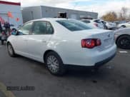 ✅ 2010 Volkswagen Jetta S • VIN: 3VWJX7AJ3AM003616 • Лот: 43747102. Опубликован ранее на IAAI с пробегом 186 283 миль. Бесплатный доступ к архиву аукционных продаж из США и подробный отчёт об истории автомобиля на DreamBid. Изображение 3.