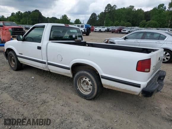 ✅ 2000 Chevrolet S-10 • VIN: 1GCCS1448Y8126095 • Лот: 54539385. Опубликован ранее на Copart с пробегом 164 328 миль. Бесплатный доступ к архиву аукционных продаж из США и подробный отчёт об истории автомобиля на DreamBid. Изображение 2.