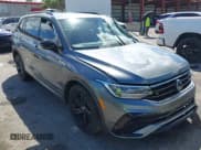 ✅ 2024 Volkswagen Tiguan SE R-Line Black • VIN: 3VVCB7AX4RM002566 • Lot: 43273661. Wystawiony na IAAI z przebiegiem 33 242 mil. Bezpłatny archiwum sprzedaży aukcyjnych z USA i szczegółowy raport historii pojazdu na DreamBid. Zdjęcie 1.