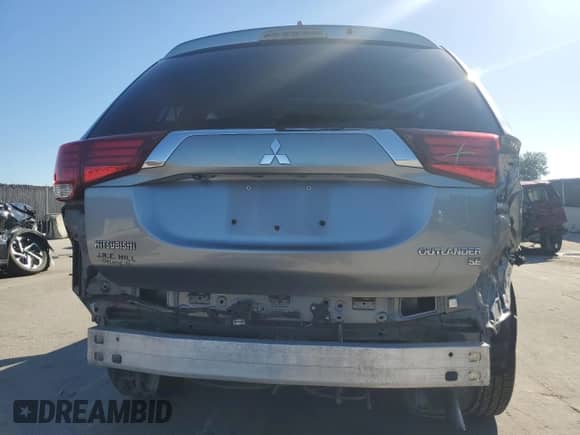 2017 Mitsubishi Outlander SE с VIN JA4AD3A36HZ047120, выставлен на аукционе Copart как лот 86669545 с пробегом 121 539 миль миль и Списание • Salvage title. История ставок и продаж доступна на DreamBid. Изображение 6.