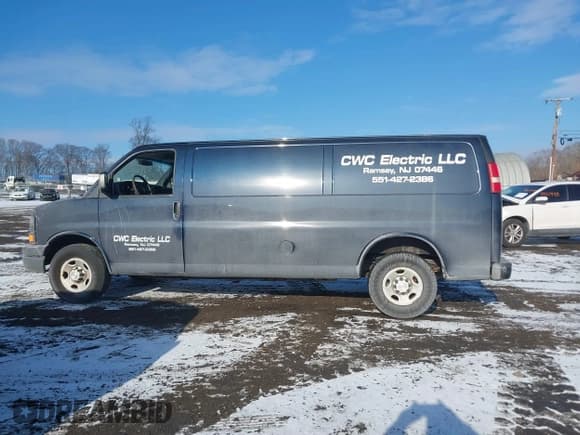 ✅ 2014 Chevrolet Express Cargo • VIN: 1GCWGGBA5E1205786 • Lot: 41339085. Listed on IAAI with 201,460 mi. Free auction sales archive from the USA and detailed vehicle history report at DreamBid. Image 14.