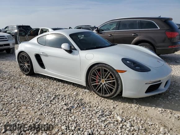✅ 2018 Porsche 718 Cayman S • VIN: WP0AB2A85JK278431 • Lot: 44739785. Listed on Copart with 19,324 mi. Free auction sales archive from the USA and detailed vehicle history report at DreamBid. Image 4.
