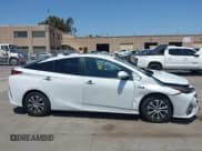 ✅ 2021 Toyota Prius LE • VIN: JTDKAMFP3M3187644 • Lot: 42443171. Wystawiony na IAAI z przebiegiem 126 977 mil. Bezpłatny archiwum sprzedaży aukcyjnych z USA i szczegółowy raport historii pojazdu na DreamBid. Zdjęcie 12.