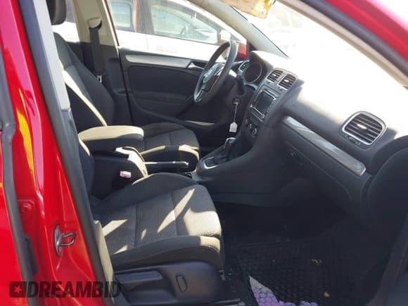 ✅ 2012 Volkswagen Golf • VIN: WVWDB7AJ0CW125030 • Лот: 41990949. Опубликован ранее на IAAI с пробегом 173 197 миль. Бесплатный доступ к архиву аукционных продаж из США и подробный отчёт об истории автомобиля на DreamBid. Изображение 5.