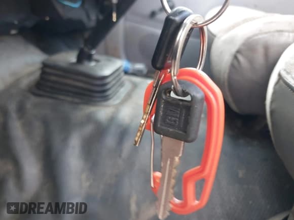 ✅ 1995 GMC Sierra 1500 • VIN: 1GTEC14Z2SZ561990 • Lot: 42359748. Wystawiony na IAAI z przebiegiem 367 569 mil. Bezpłatny archiwum sprzedaży aukcyjnych z USA i szczegółowy raport historii pojazdu na DreamBid. Zdjęcie 11.