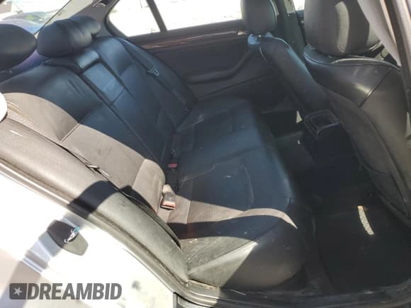 ✅ 2003 BMW 3 Series 330xi • VIN: WBAEW53413PN30003 • Лот: 71326925. Опубликован ранее на Copart с пробегом 242 946 миль. Бесплатный доступ к архиву аукционных продаж из США и подробный отчёт об истории автомобиля на DreamBid. Изображение 10.