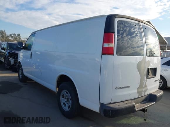 ✅ 2005 Chevrolet Express Cargo • VIN: 1GCFG15X851120809 • Lot: 43282147. Listed on IAAI with 202,873 mi. Free auction sales archive from the USA and detailed vehicle history report at DreamBid. Image 3.