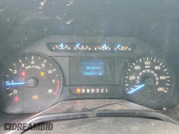 ✅ 2015 Ford F-150 XL • VIN: 1FTMF1C84FKD61638 • Lot: 66534645. Listed on Copart with 199,463 mi. Free auction sales archive from the USA and detailed vehicle history report at DreamBid. Image 9.