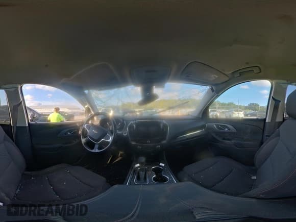 ✅ 2021 Chevrolet Traverse LT Cloth • VIN: 1GNEVGKW2MJ173656 • Lot: 43159539. Wystawiony na IAAI z przebiegiem 146 588 mil. Bezpłatny archiwum sprzedaży aukcyjnych z USA i szczegółowy raport historii pojazdu na DreamBid. Zdjęcie 18.