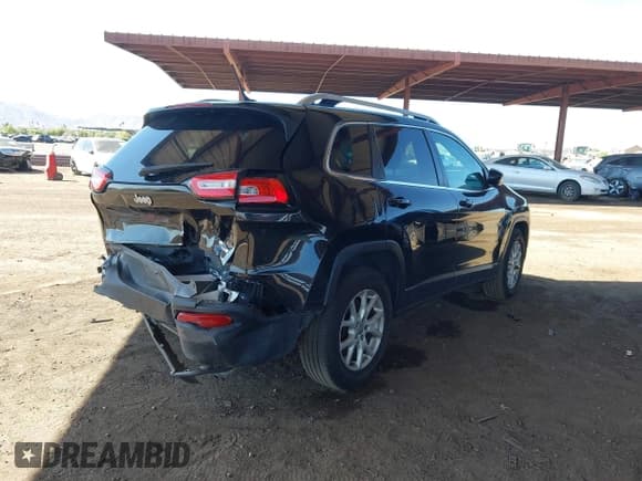 ✅ 2015 Jeep Cherokee Latitude • VIN: 1C4PJMCS1FW559577 • Lot: 42898032. Wystawiony na IAAI z przebiegiem 135 847 mil. Bezpłatny archiwum sprzedaży aukcyjnych z USA i szczegółowy raport historii pojazdu na DreamBid. Zdjęcie 4.