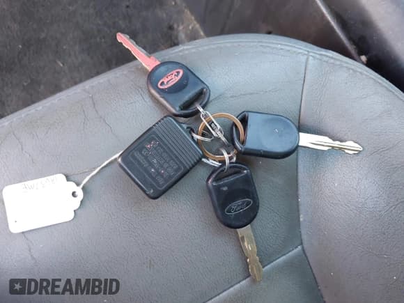 ✅ 2006 Ford Escape XLT • VIN: 1FMYU03156KB19294 • Lot: 42553287. Listed on IAAI with 128,755 mi. Free auction sales archive from the USA and detailed vehicle history report at DreamBid. Image 11.