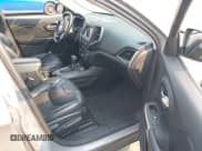 ✅ 2019 Jeep Cherokee Latitude Plus • VIN: 1C4PJMLB3KD288043 • Лот: 43130930. Опубликован ранее на IAAI с пробегом 193 872 миль. Бесплатный доступ к архиву аукционных продаж из США и подробный отчёт об истории автомобиля на DreamBid. Изображение 5.