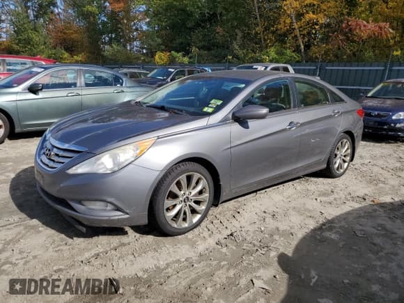 ✅ 2012 Hyundai Sonata Limited • VIN: 5NPEC4AB1CH414268 • Lot: 75831364. Listed on Copart with 305,336 mi. Free auction sales archive from the USA and detailed vehicle history report at DreamBid. Image 1.